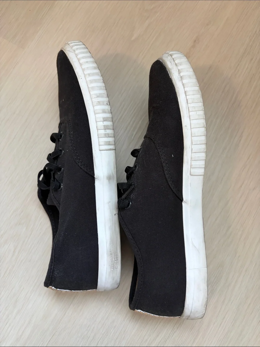 Timberland Womens Black Canvas Low-Top Sneakers